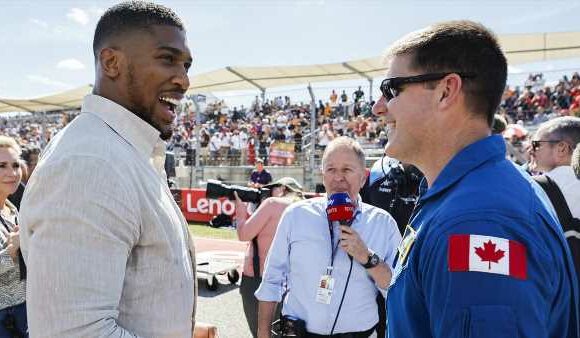 Martin Brundle's interview with Anthony Joshua  leaves viewers wincing