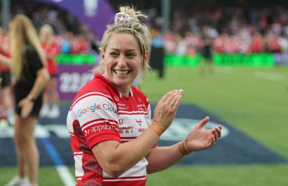 Natasha Hunt rewarded with Red Roses contract as England confirm new deals
