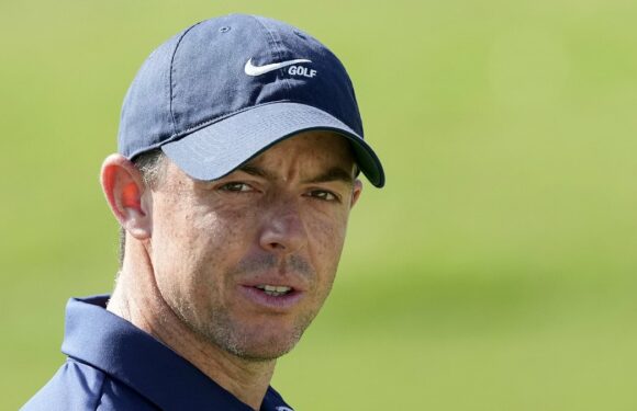 Rory McIlroy struggles on day two of the DP World Tour Championship
