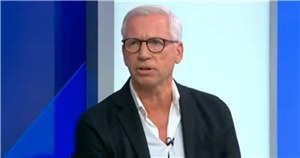 Alan Pardew ‘does a McClaren’ as pundit slates Everton’s Beto just as he scores