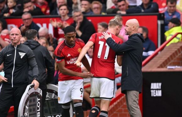 Erik ten Hag booed by fans after substituting Man Utd star against Brighton