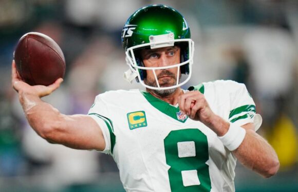 Jets QB Aaron Rodgers aims for potential playoff return after innovative surgery on torn Achilles