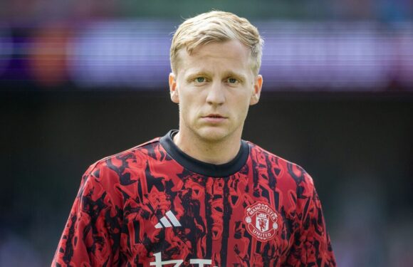 Man Utd board use fresh ploy in desperate bid to offload Donny van de Beek