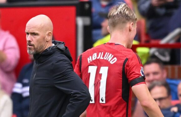 Man Utd boss Ten Hag gives strange reply to Hojlund boos after Brighton loss