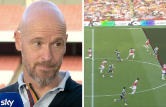 Mike Dean shoots down Erik ten Hag theory that VAR robbed Man Utd of winner