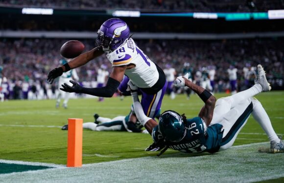 QB Kirk Cousins: Vikings 'shot ourselves in the foot' with four turnovers vs. Eagles 