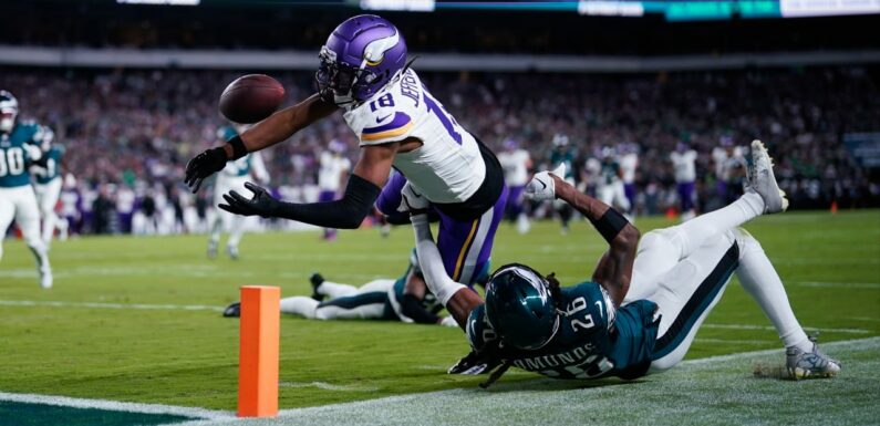 QB Kirk Cousins: Vikings 'shot ourselves in the foot' with four turnovers vs. Eagles 