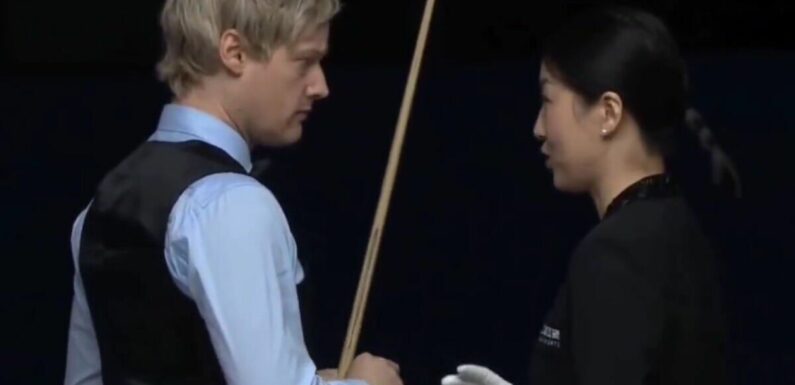 Snooker star Neil Robertson told off during match in strange banana incident