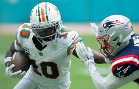 Dolphins WR Tyreek Hill on surpassing 1,000-yard mark in eight games: 'I've been calling my shot since I came in this league'