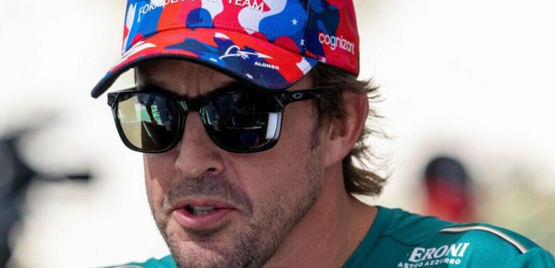 Fernando Alonso uses Lewis Hamilton and George Russell to defend Aston Martin