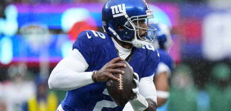 Giants QB Tyrod Taylor taken to local hospital after suffering ribs injury vs. Jets