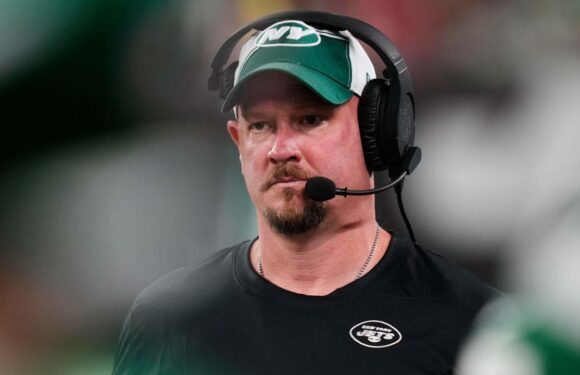 Jets players rally around OC Nathaniel Hackett ahead of return to Denver: 'He got thrown under the bus'