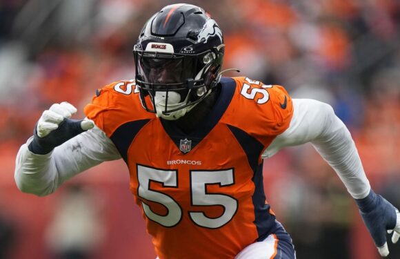 Seahawks expected to sign veteran pass rusher Frank Clark