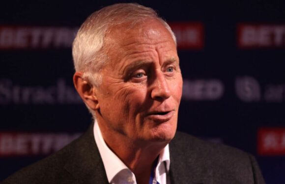 Barry Hearn opposes new snooker minimum wage despite ‘90% of stars being skint’