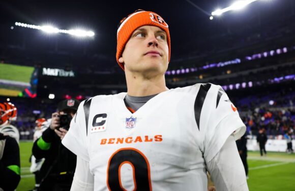 Bengals QB Joe Burrow undergoes successful wrist surgery, will rejoin team this week to begin rehab