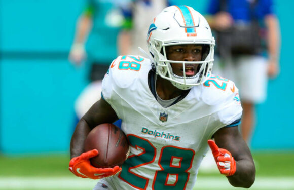 Dolphins activating RB De'Von Achane (knee) off injured reserve ahead of matchup with Raiders