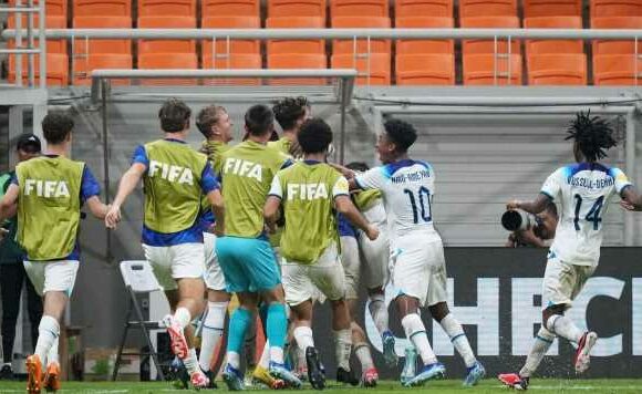 Man City and Chelsea youngsters rescue England U17s in last-gasp World Cup win