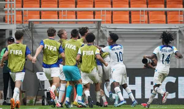 Man City and Chelsea youngsters rescue England U17s in last-gasp World Cup win