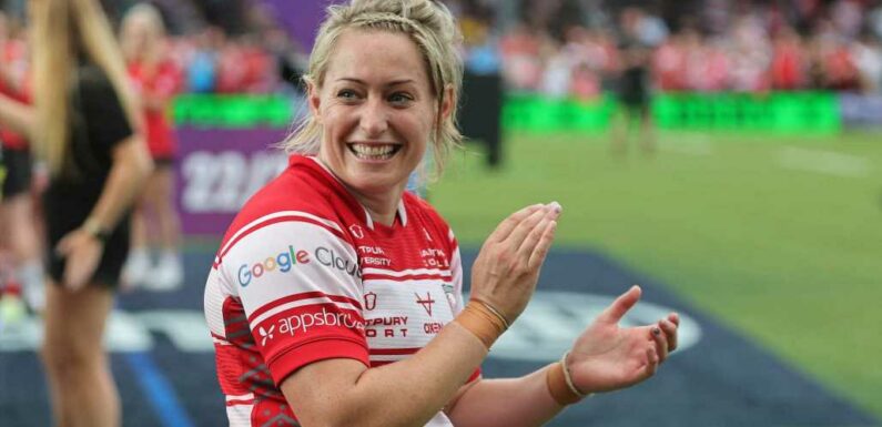 Natasha Hunt rewarded with Red Roses contract as England confirm new deals