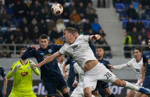 Tomas Soucek snatches late winner for West Ham in Serbia