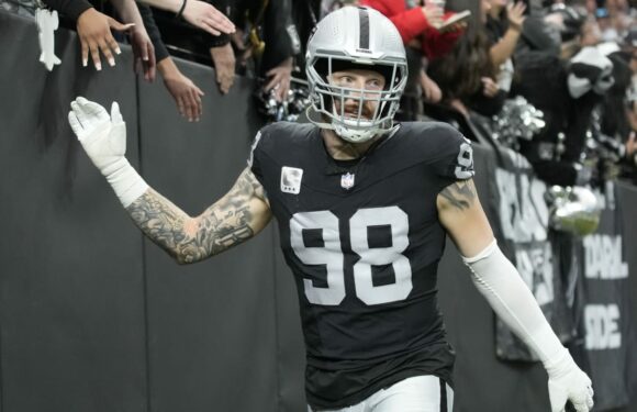 Raiders' Maxx Crosby (knee) expects to play vs. Vikings: 'If I have a heartbeat, I’m going to be out there with my brothers'