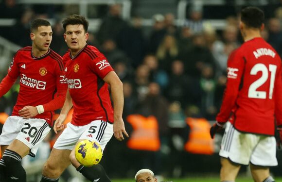 Roy Keane fumes at Man United players after dismal Newcastle defeat