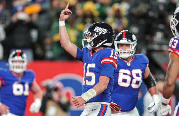 Undrafted rookie QB Tommy DeVito leads Giants to third win in a row